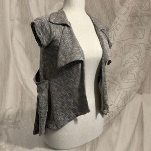 Gray short sleeve drape cardigan
